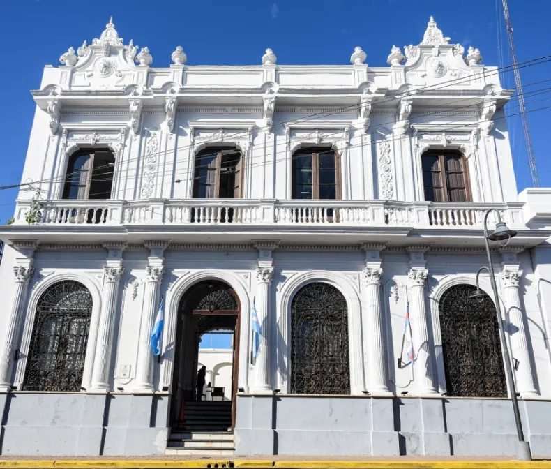 PALACIO MUNICIPAL.webp CRONOGRAMA Este lunes 20 inicia el pago del plus complementario a municipales de Capital