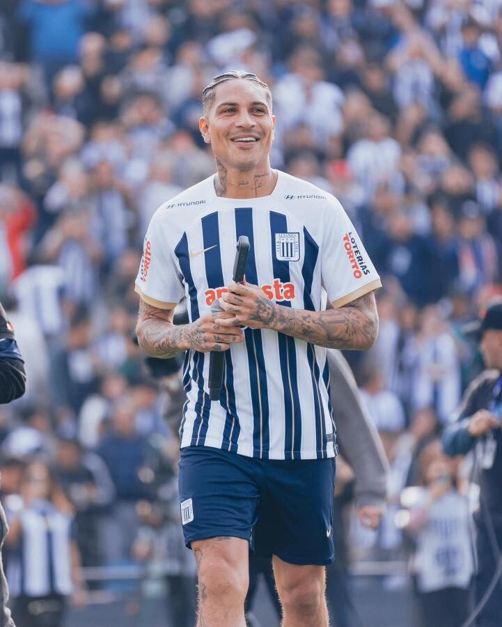 PAOLO GUERRERO JUGADOR DE ALIANZA LIMA.jpg PAOLO GUERRERO JUGADOR DE ALIANZA LIMA.jpg