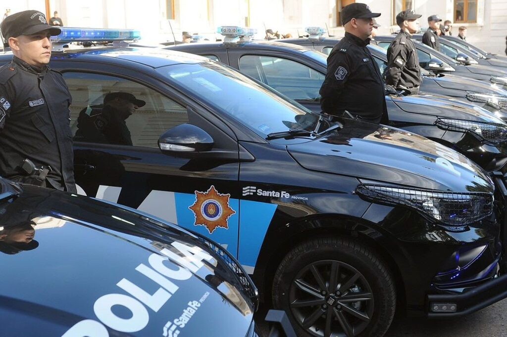 COSAS NUESTRAS | ¿Por qué algunos policías aceptan lo inaceptable?