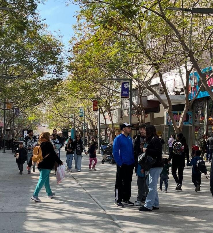 En el mes de Octubre tenemos Feriado Nacional o Asueto??