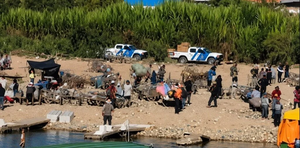 Tensión en la frontera: atacaron a efectivos de prefectura y aguas blancas pidió cerrar temporalmente el paso camba