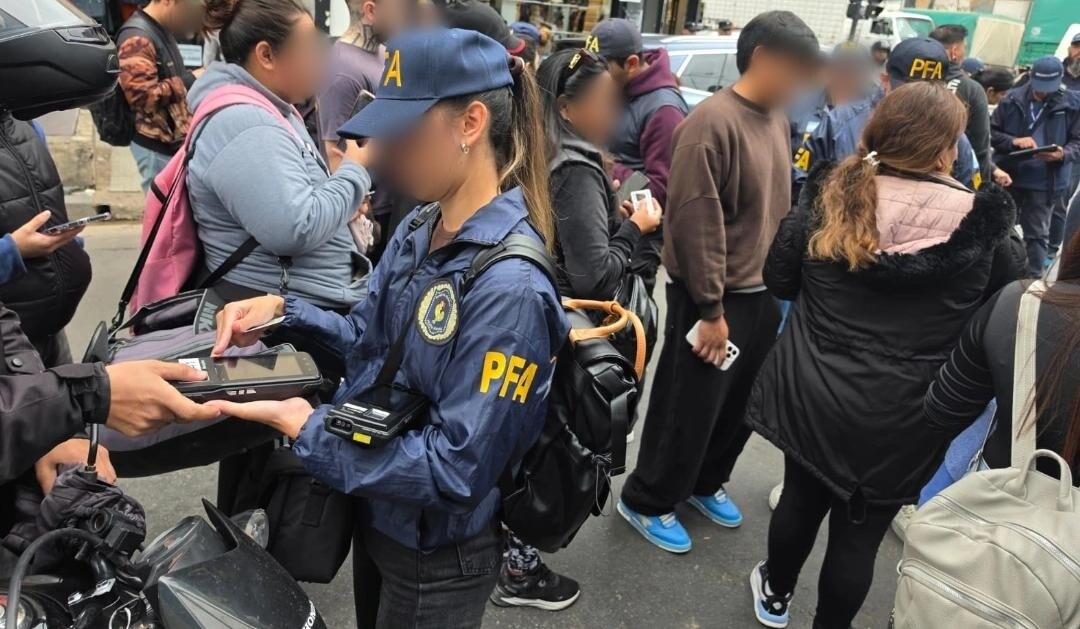 LAS RESIDENCIAS PERMANENTES DISMINUYERON UNA TERCERA PARTE TRAS EL DNU 366/2025