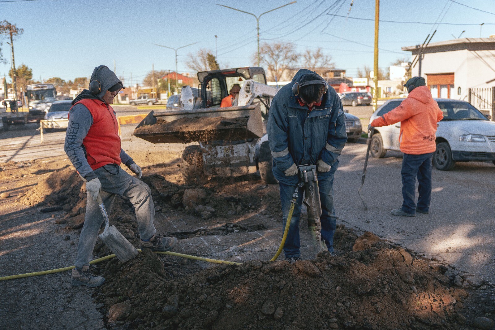 Plan de bacheo: Rawson ejecuta trabajos de hormigonado en calle Gregorio mayo entre Antártida Argentina y Castelli