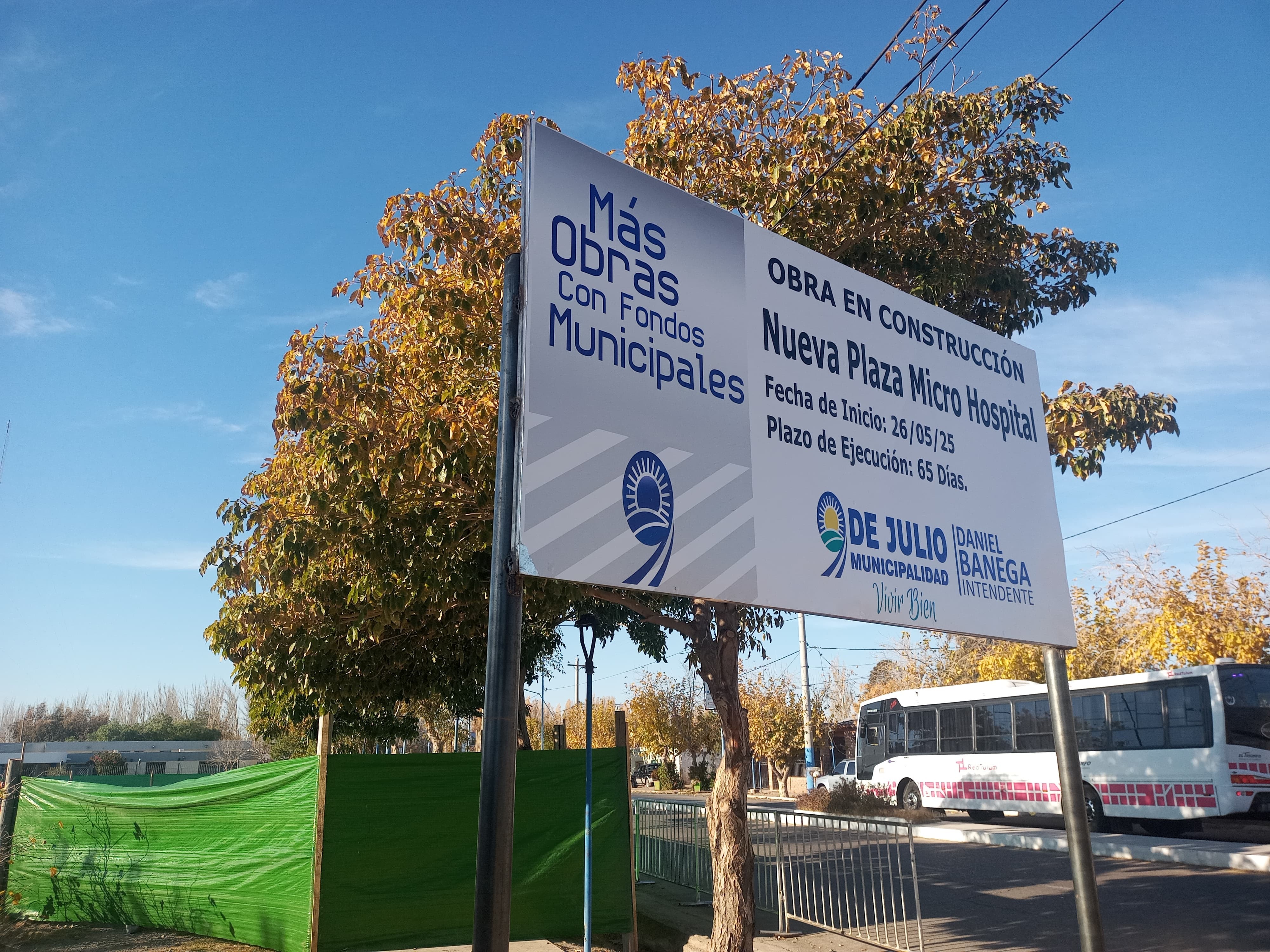 9 DE JULIO: está remodelando una importante plaza del departamento