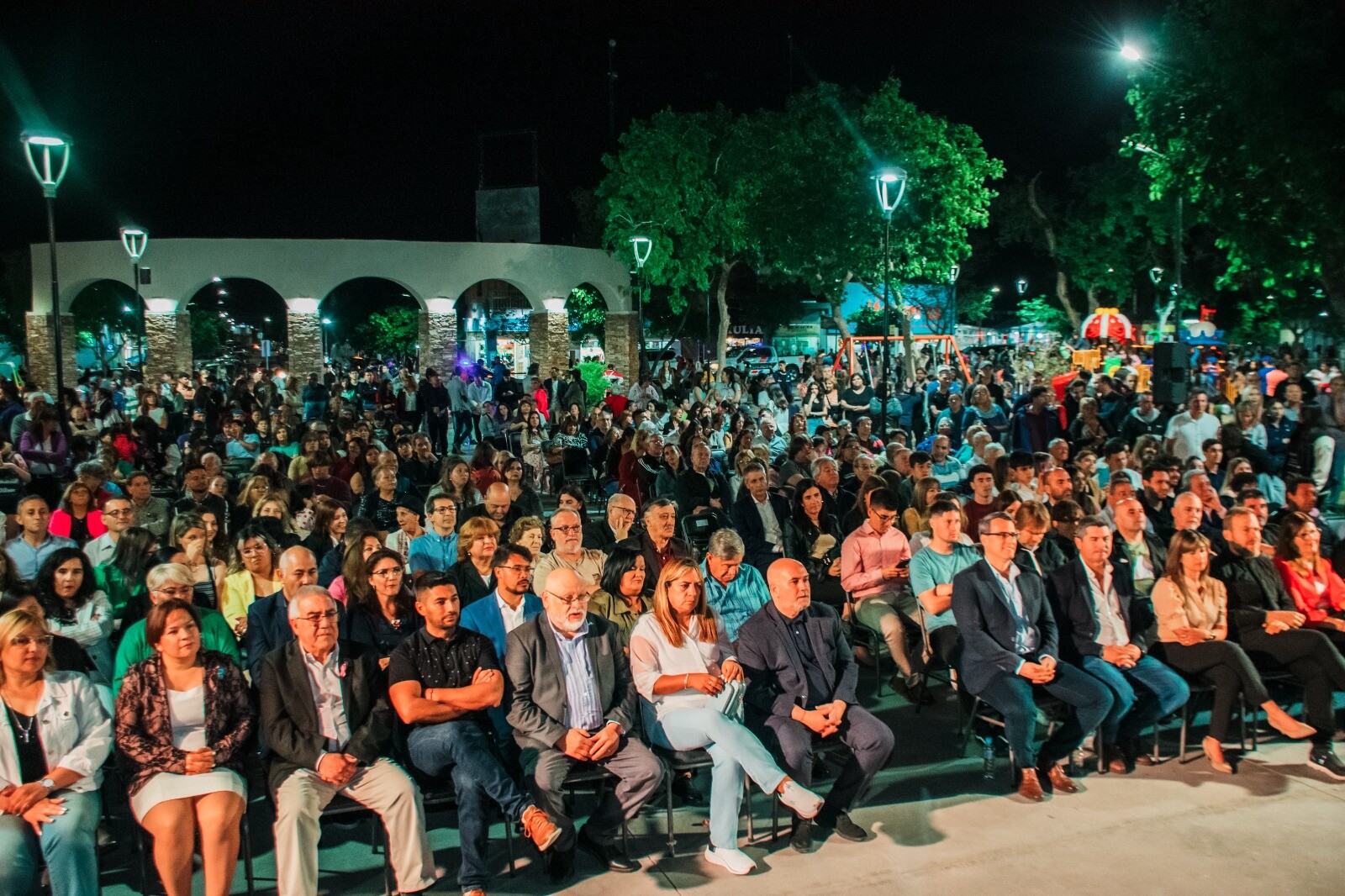 PLAZA-VILLA-KRAUSE-GENTE-6.jpeg