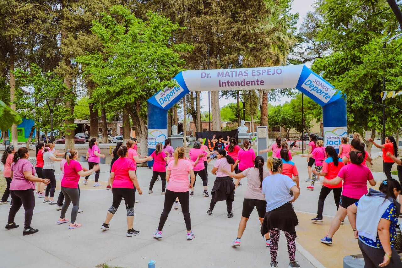 JÁCHAL: “Plaza Viva de Mujeres: emprender, compartir y bailar”