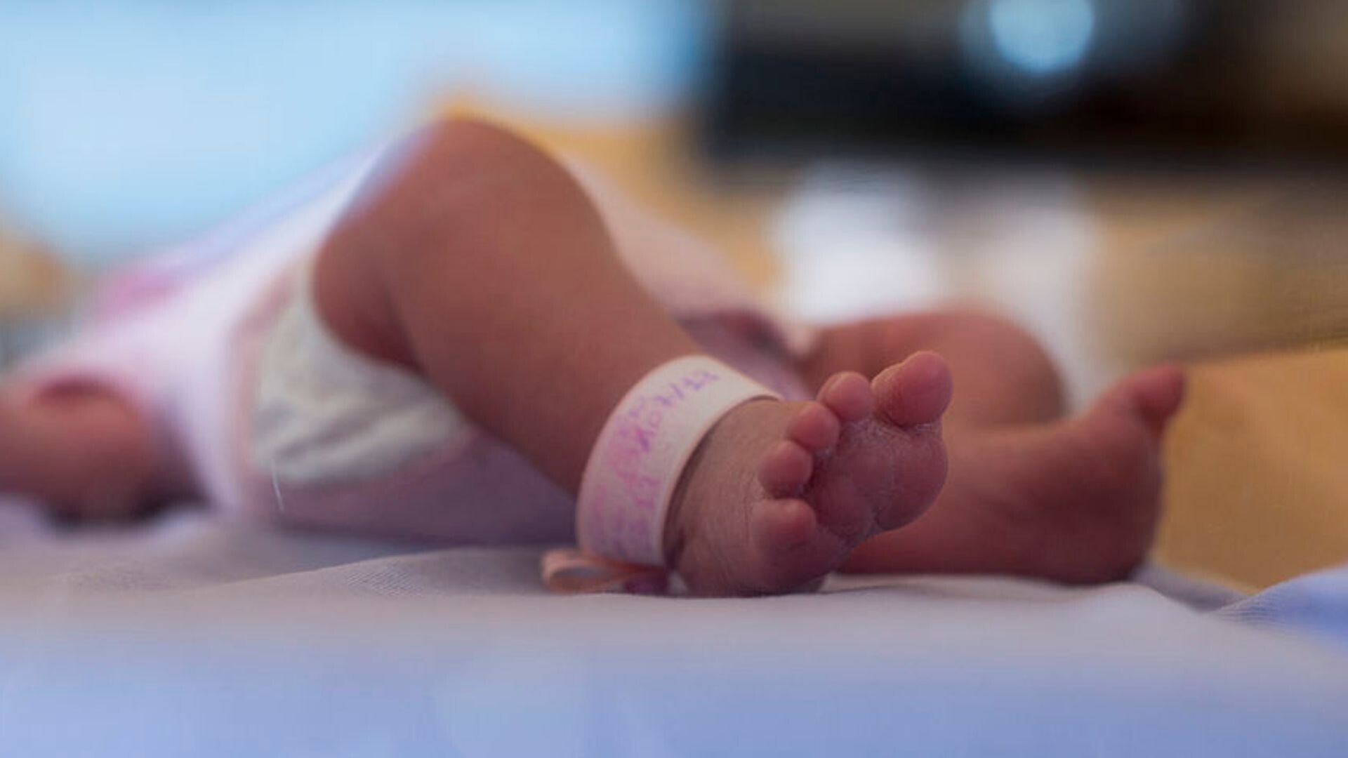 POLICIALES BEBE ABANDONADO EN SOLANO.jfif