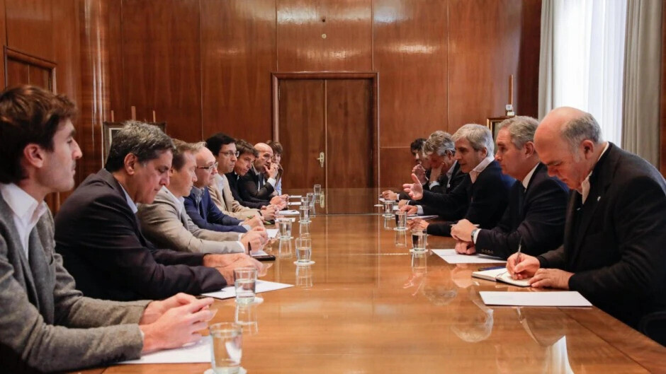 POLITICA CAPUTO CON EL CAMPO.jpg