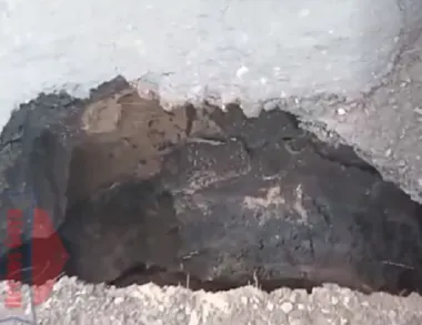POZO -RUTA12.webp Interior ESTADO ALARMANTE Alerta por un socavamiento en Ruta 12 cerca de Goya