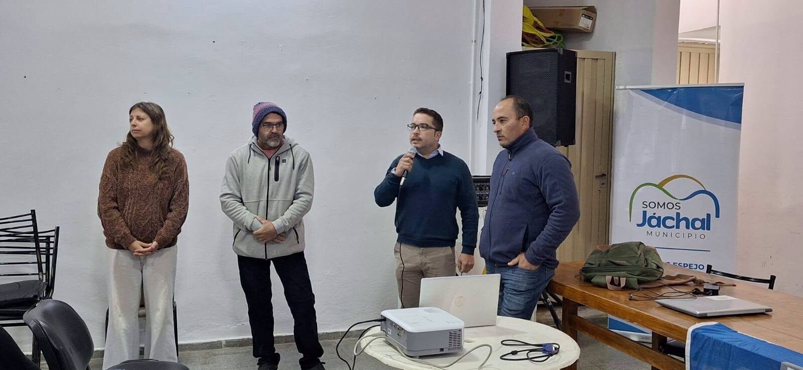 PROFESIONALES-CAMPO.jpg La Municipalidad de Iglesia, Jáchal e INTA, genera espacios de vinculación entre profesionales y productores