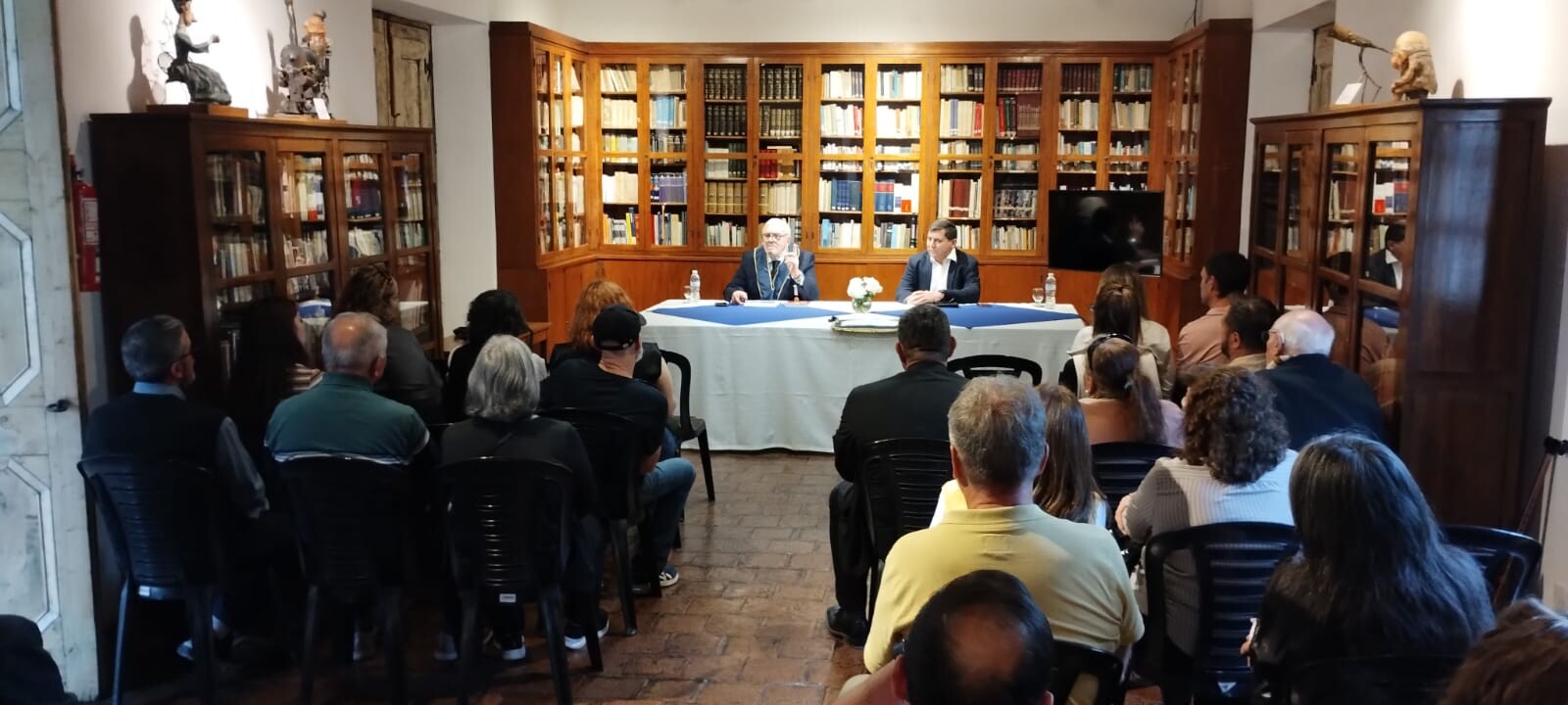 PROFESOR-JORGE-FERRONATO-LOGIA-.jpeg PROFESOR-JORGE-FERRONATO-LOGIA-.jpeg