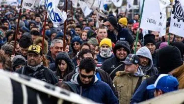 PROTESTA.webp Acuerdo Los trabajadores de Tierra del Fuego levantaron las protestas tras un acuerdo que garantiza empleos hasta fin de año