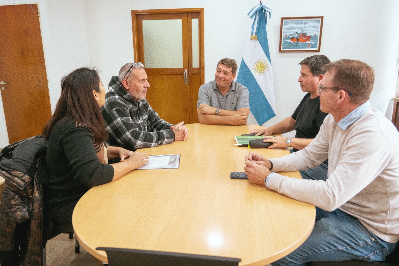 Rawson: Presentan proyecto para instalar fabrica de calzados y generar capacitación Local