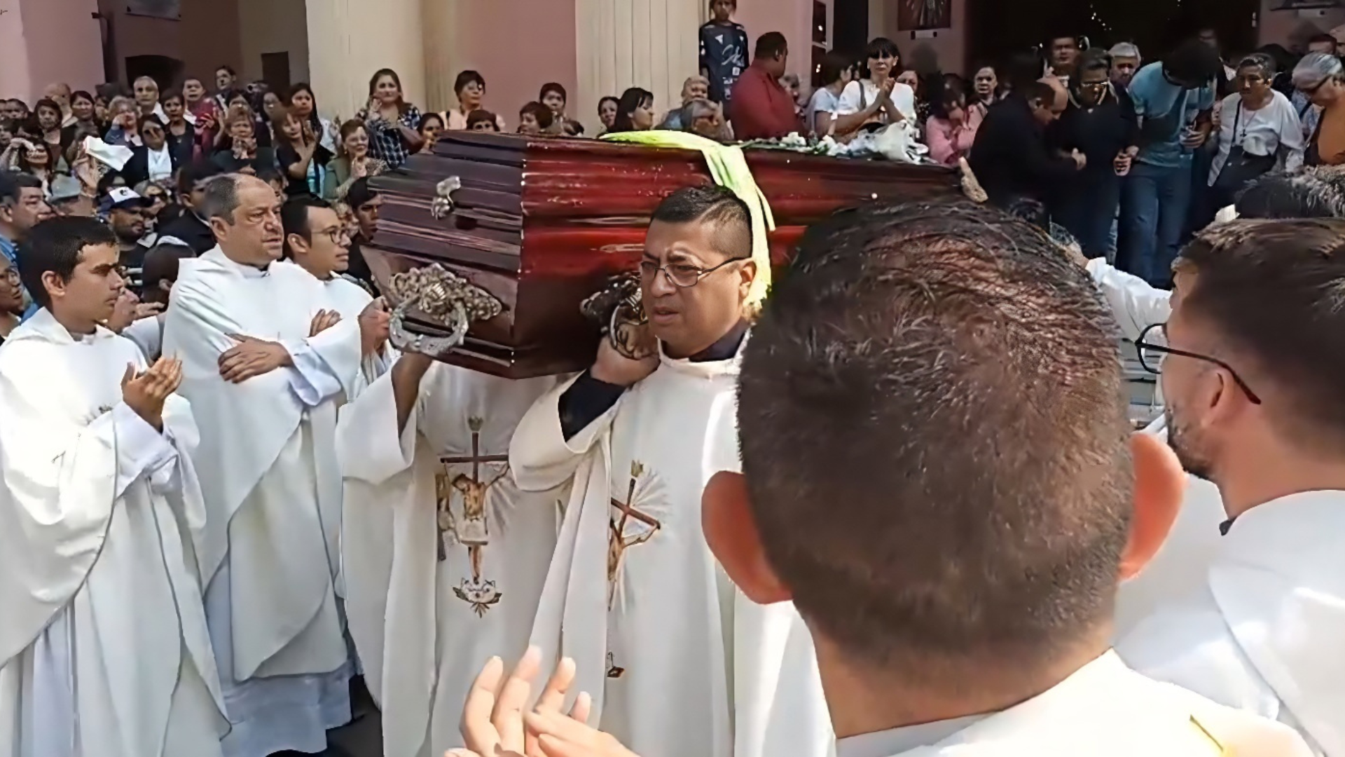 Padre romero 2.png Padre romero 2.png