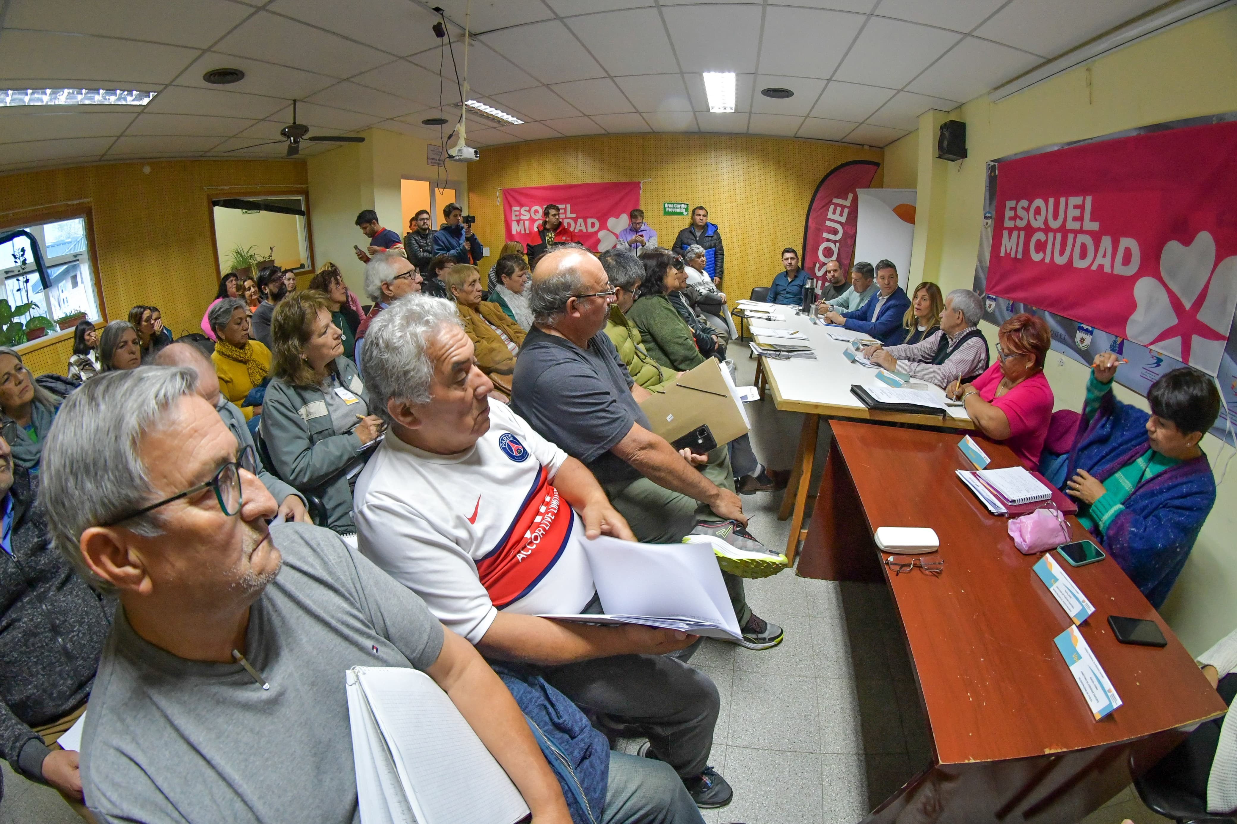 Papaiani Esquel3.jpg Con acompañamiento del Gobierno Provincial, se realiza en Esquel el Plenario del Consejo de Adultos Mayores