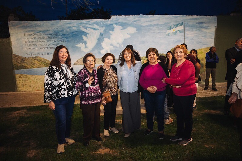 Plaza Juventud Argentina-1.jpeg Junto a los vecinos del Barrio Corrientes renovamos la Plaza Juventud Argentina con un emotivo homenaje a Malvinas