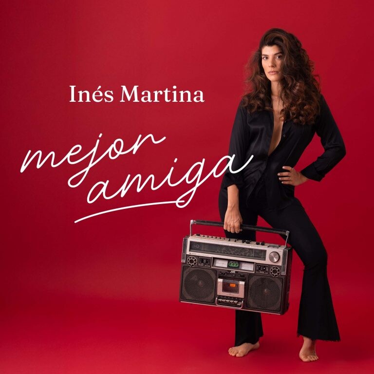 Inés Martina adelanta su nuevo EP con el single “Mejor Amiga”