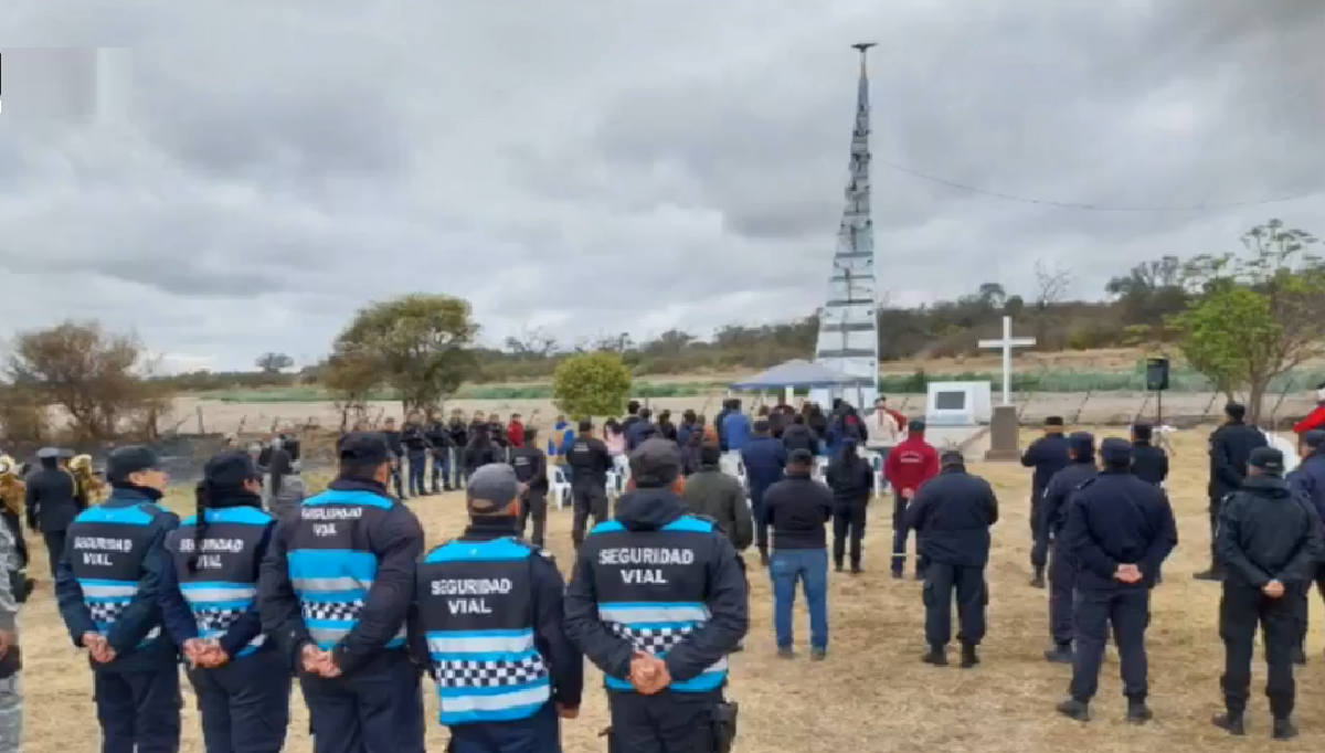 Portada Policias Galpón.png Nunca olvidados: homenaje a policías y civiles que murieron en El Galpón