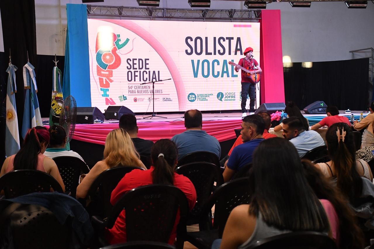 Pre4.jpg Se realizó con éxito la apertura del Pre Cosquín en el Club Sol de América