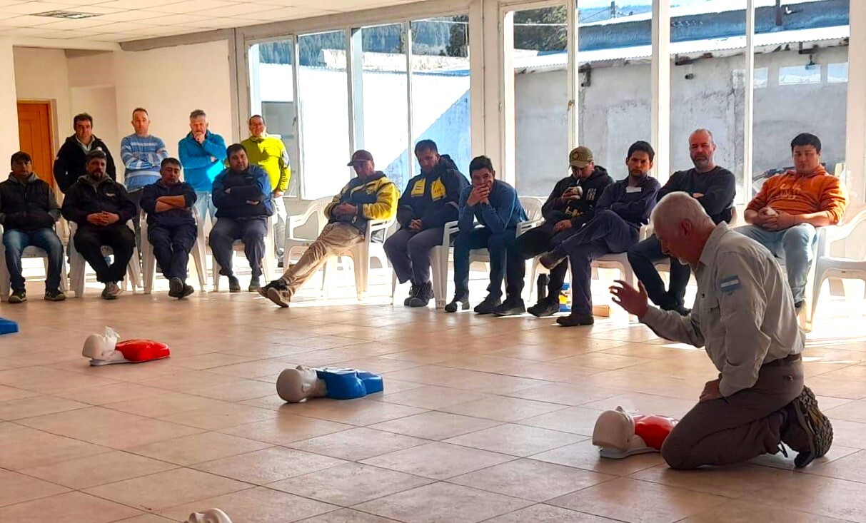 Provincia brindó capacitaciones en RCP y prevención de incendios forestales en Esquel