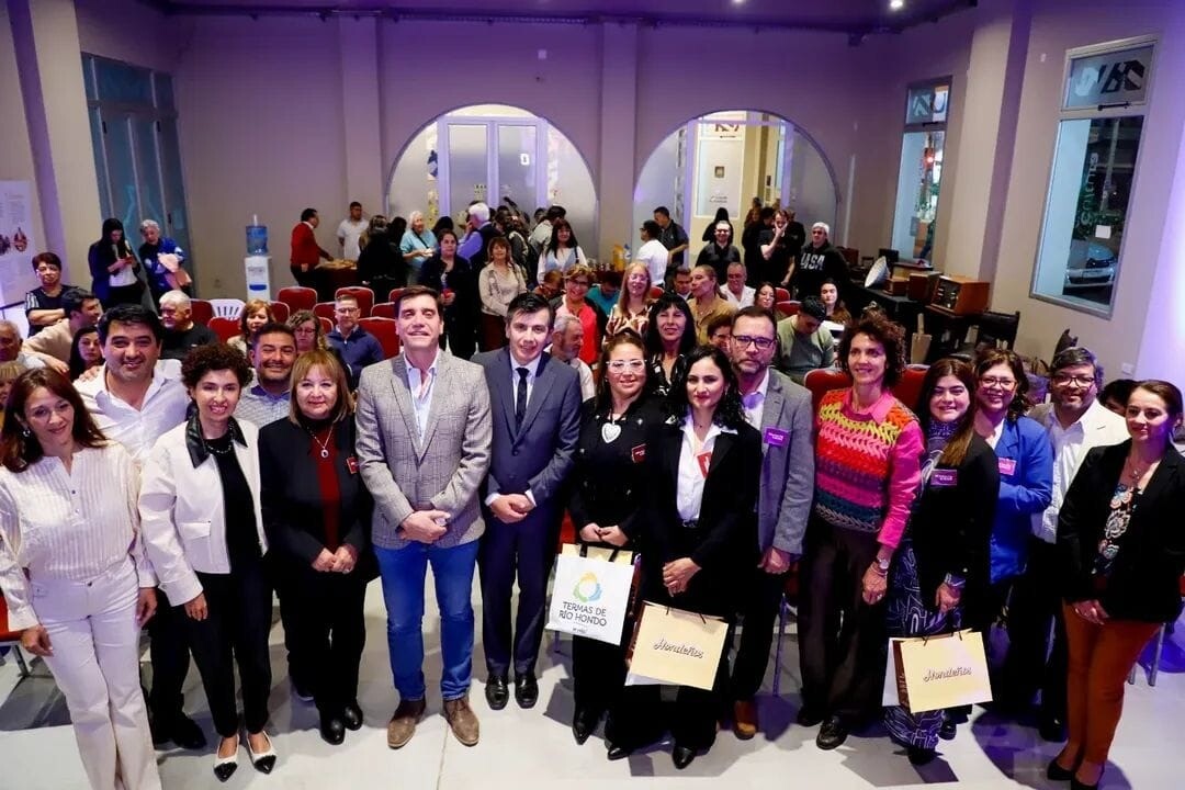 SE PRESENTÓ LA INVESTIGACIÓN QUE RECONSTRUYE LA HISTORIA DE TERMAS DE RÍO HONDO