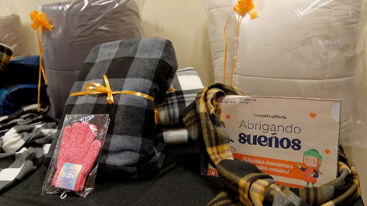 Berazategui: Se entregaron prendas de abrigo para niños y niñas