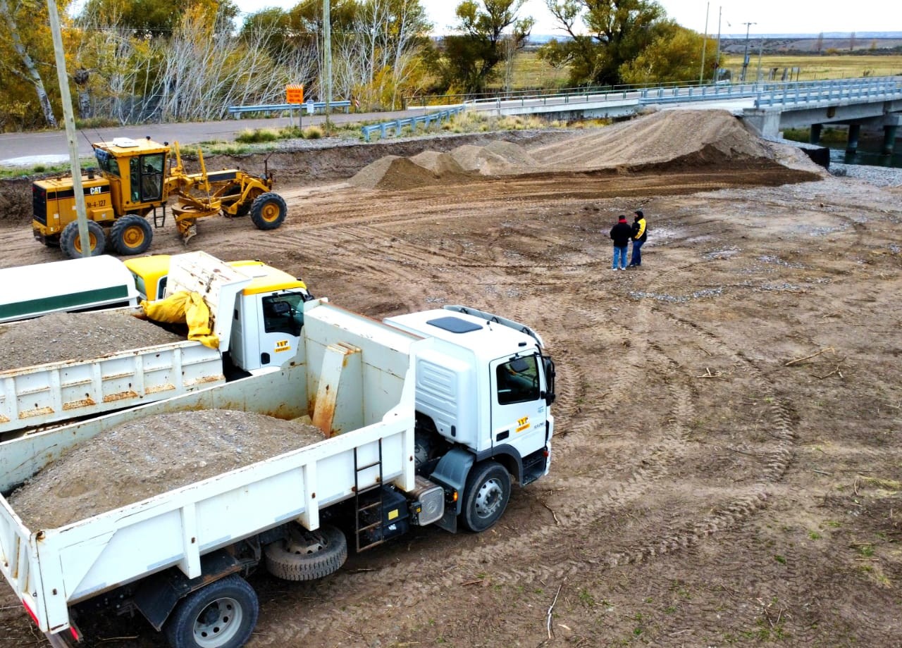 El Gobierno Provincial reactivó la construcción de un nuevo puente para 28 de Julio