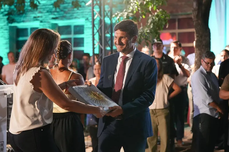 Esperanza: Pullaro inauguró una escuela que estuvo abandonada por Nación desde 2019