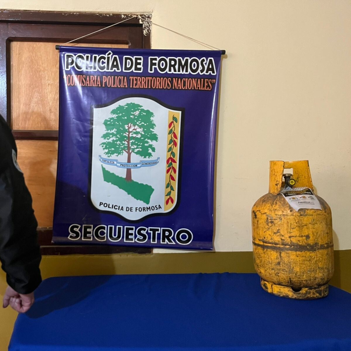 REPÚBLICA ARGENTINA Detuvieron a un sujeto y secuestraron una moto y documentaciones falsas.jpg Efectivos policiales recuperaron objetos robados en la ciudad de Clorinda y la capital provincial