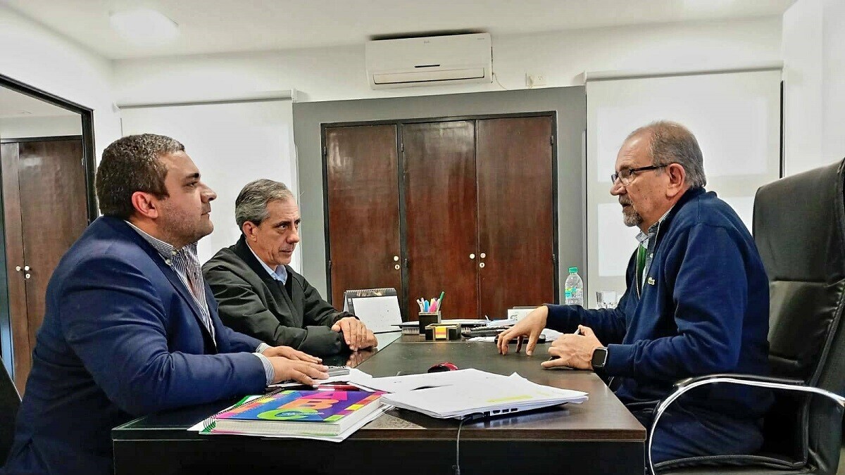 REUNION.jpg REUNION.jpg