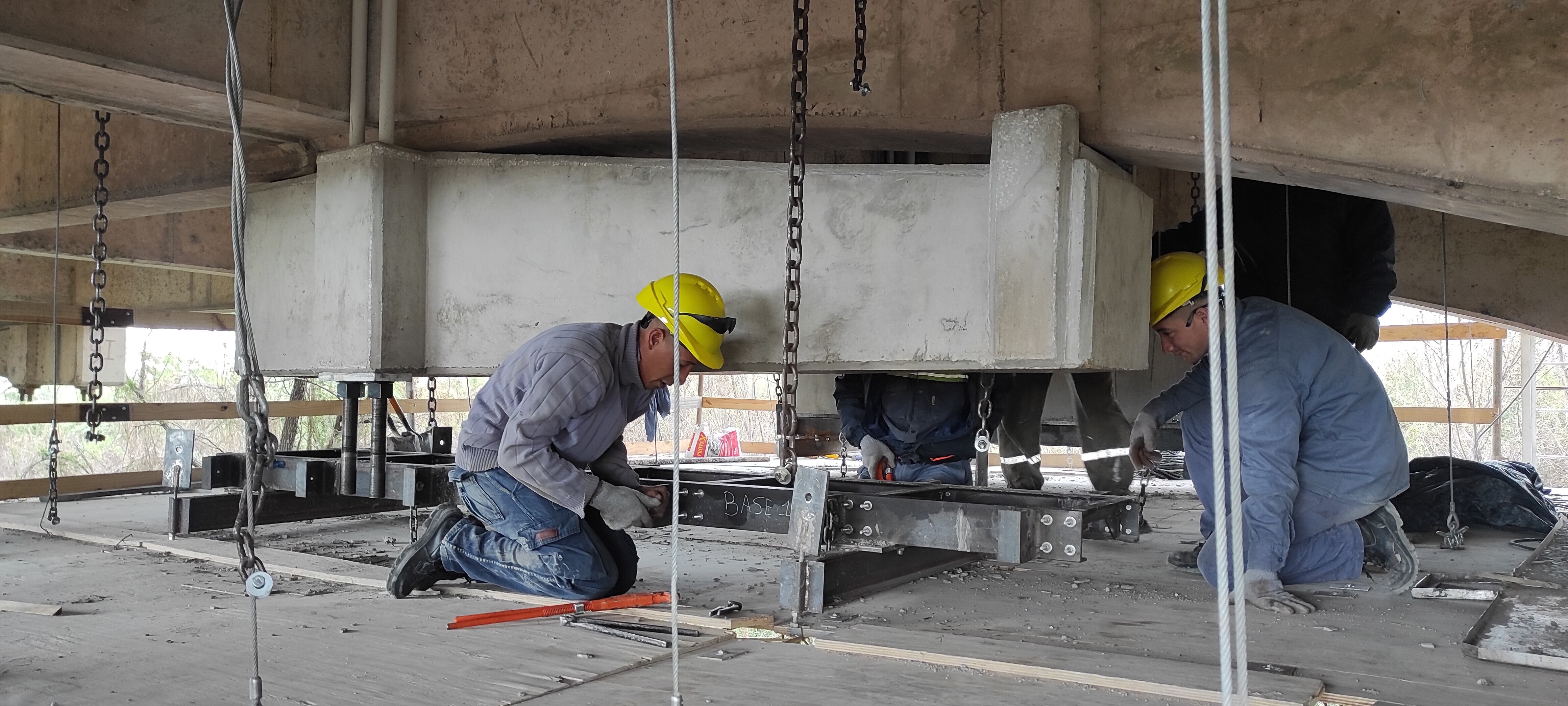 RN 11 - INSTALACION FINAL MENSULAS EN DOS APOYOS DEL PUENTE CARRETERO - .1.jpg RN 11 - INSTALACION FINAL MENSULAS EN DOS APOYOS DEL PUENTE CARRETERO - .1.jpg