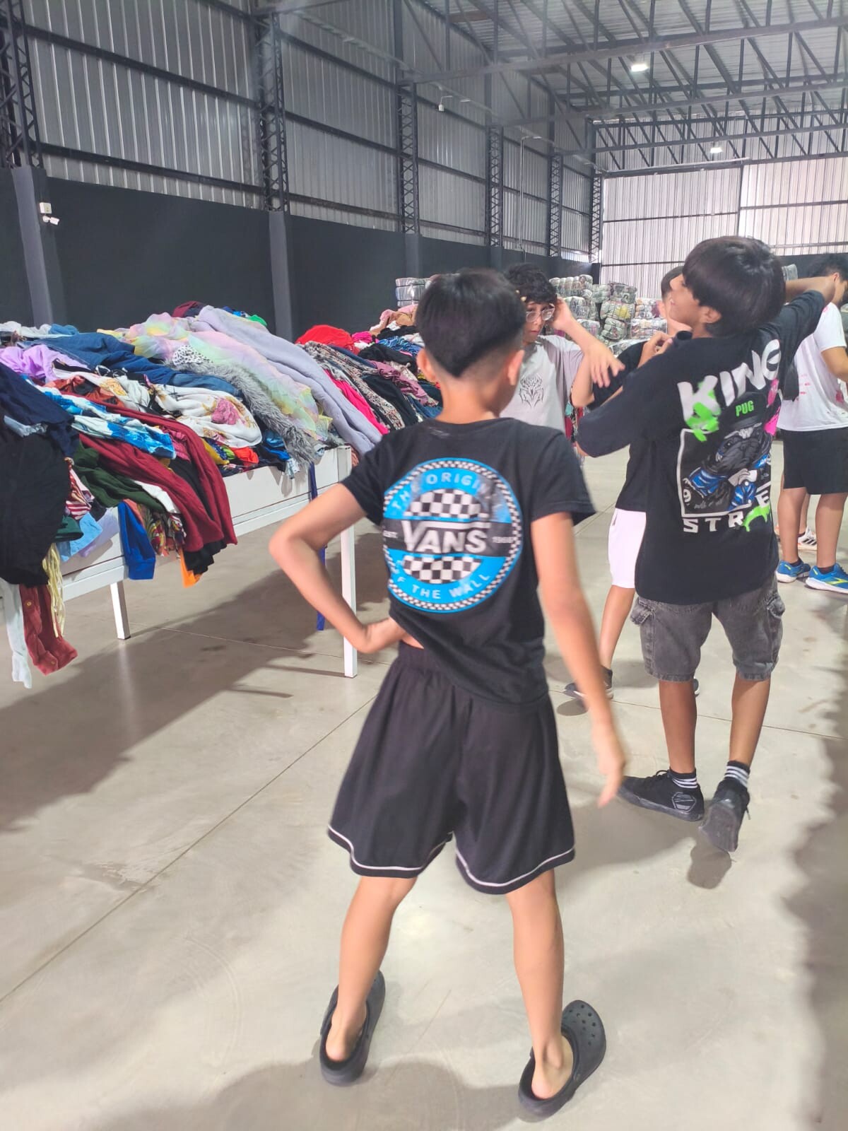 Ahora ingresa ropa usada del extranjero para ser comercializada