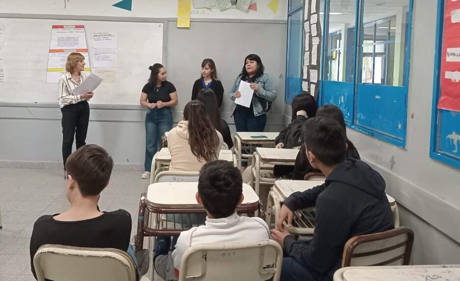 Rawson continúa con el taller de «Noviazgo sin violencia» en escuelas secundarias