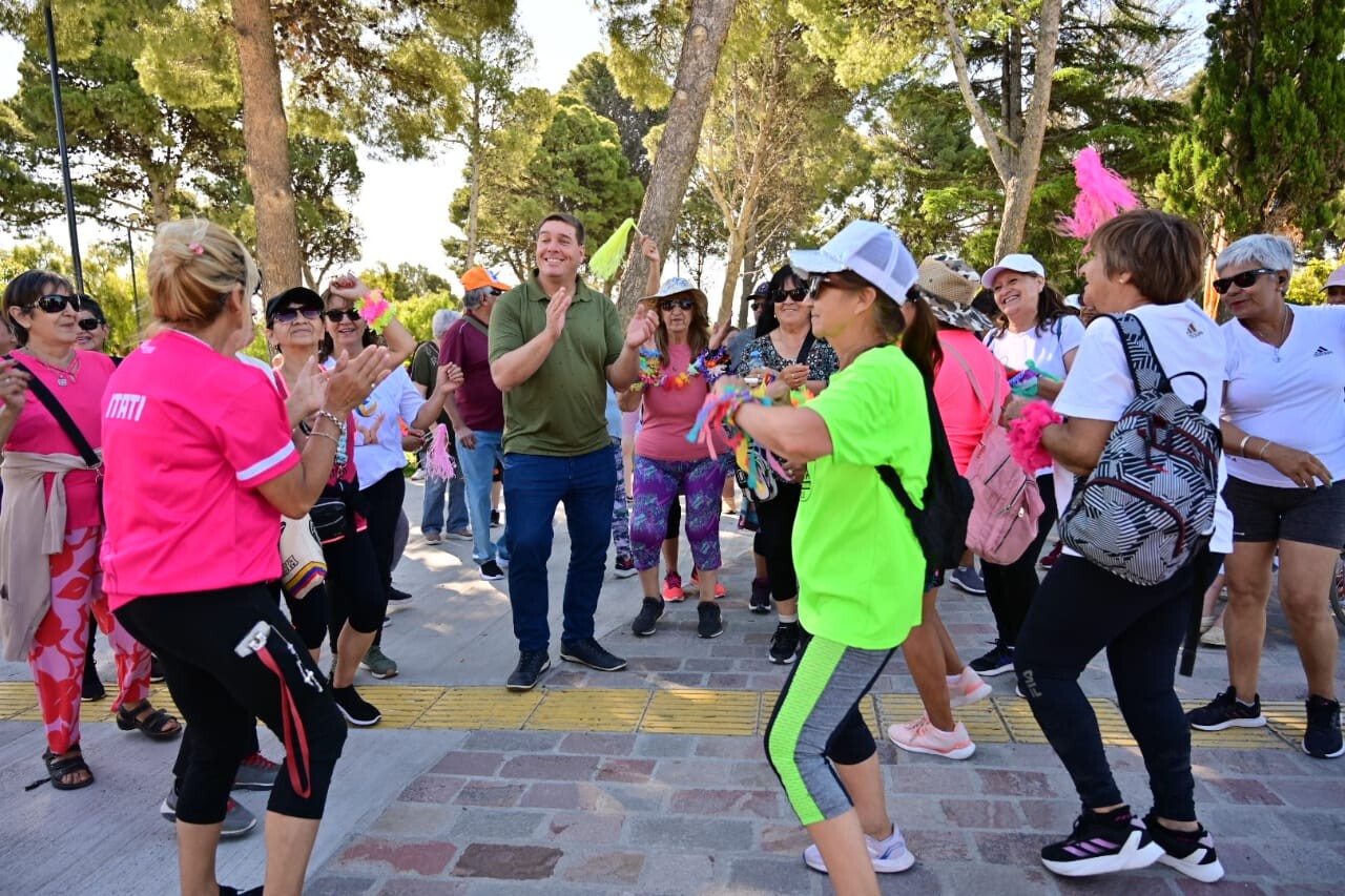 Rawson gran éxito en la tercera edición de la caminata recreativa “Viejos son los trapos” (6).jpeg Rawson gran éxito en la tercera edición de la caminata recreativa “Viejos son los trapos” (6).jpeg