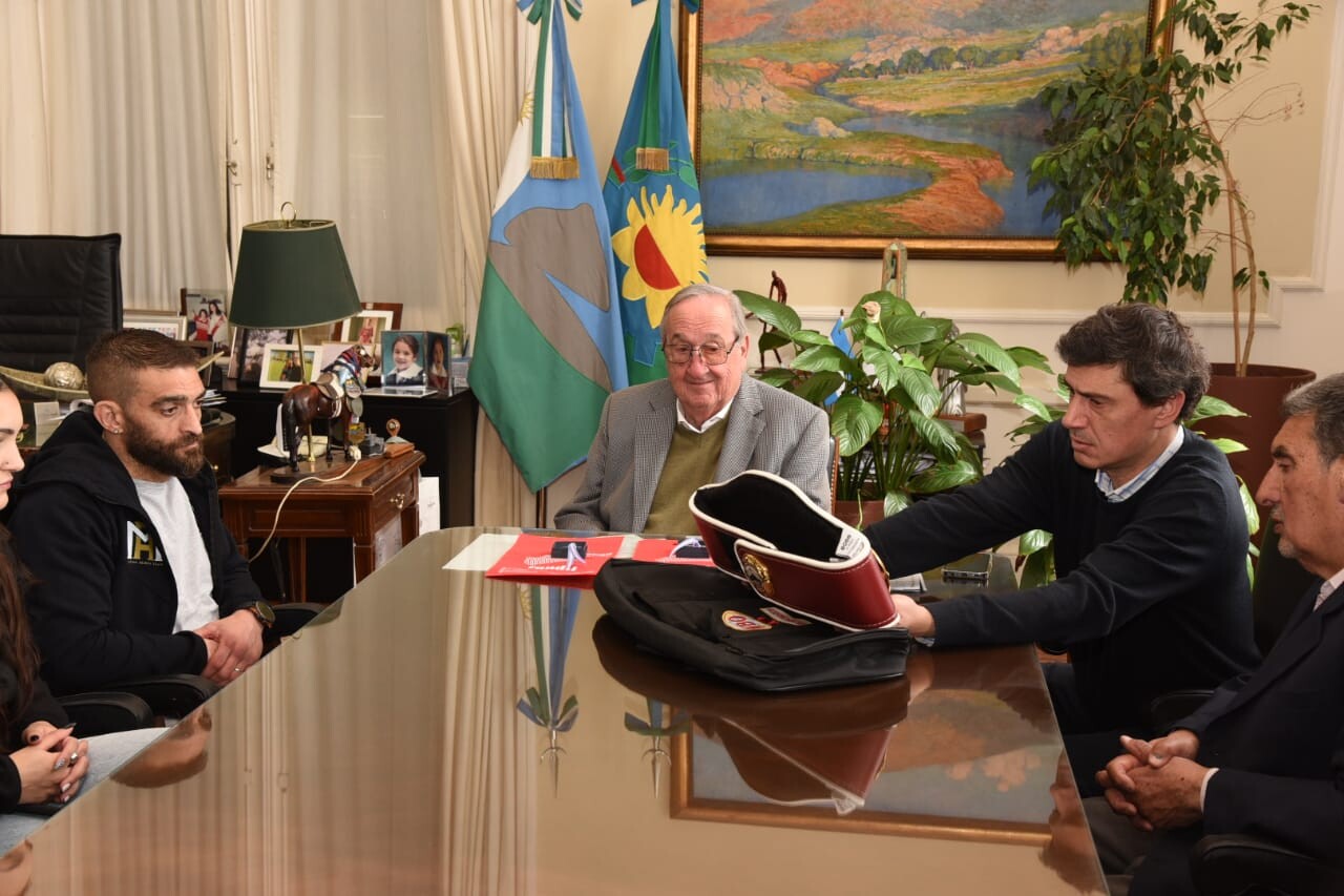 Lunghi recibió a “La Cobrita” Rueda tras la conquista del título Intercontinental de la OMB