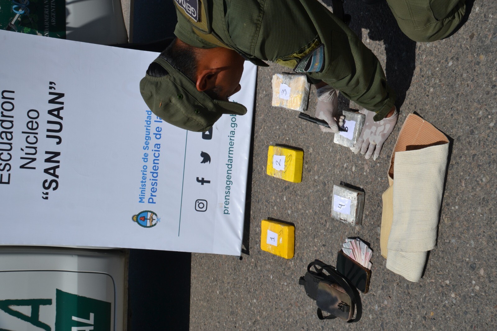 SECUESTRO-DROGA-AUTO-2.jpeg SECUESTRO-DROGA-AUTO-2.jpeg