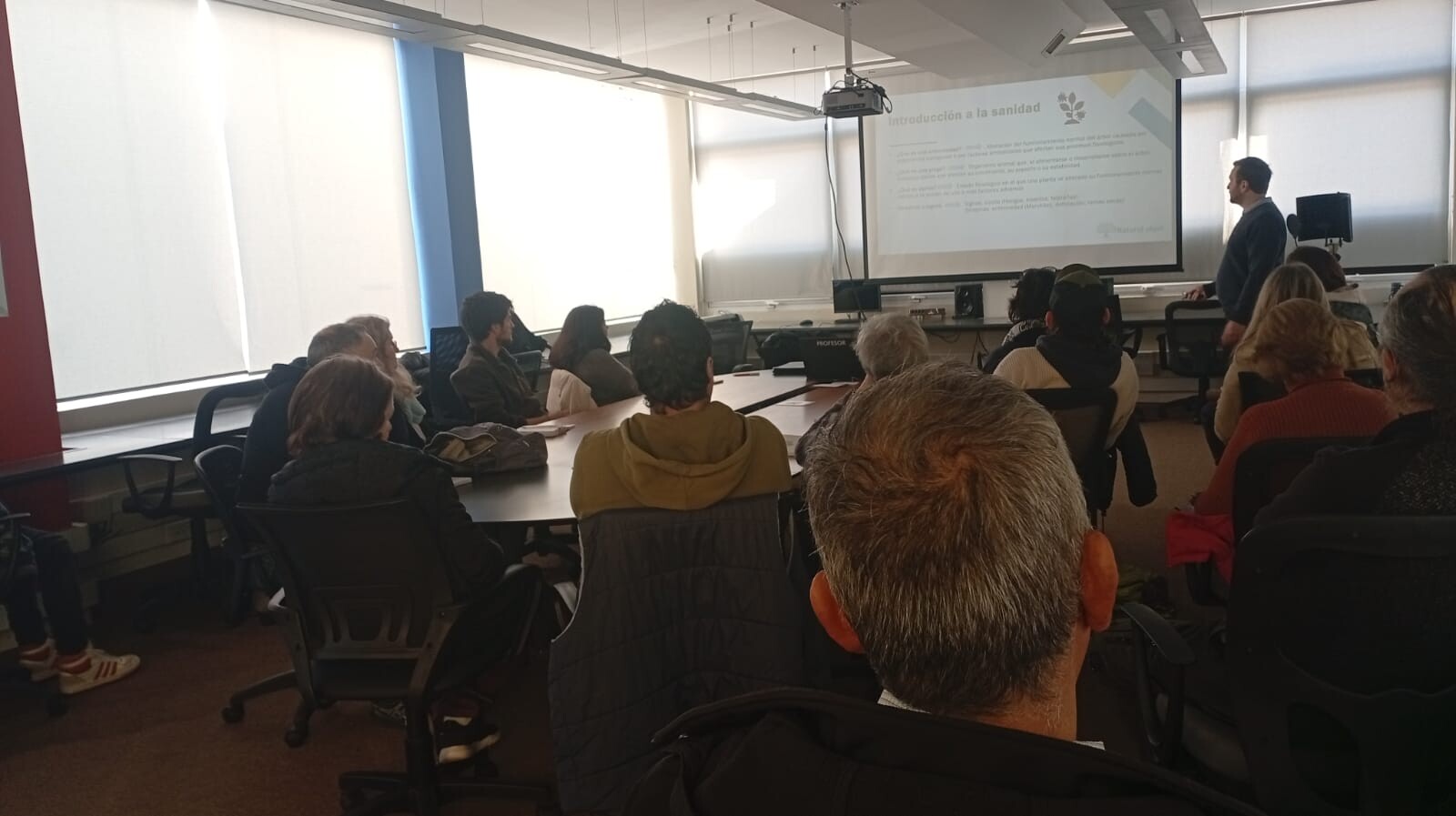 Tandil Cultiva Saberes: más de 20 vecinos participaron de una jornada sobre arbolado urbano organizada por el Municipio