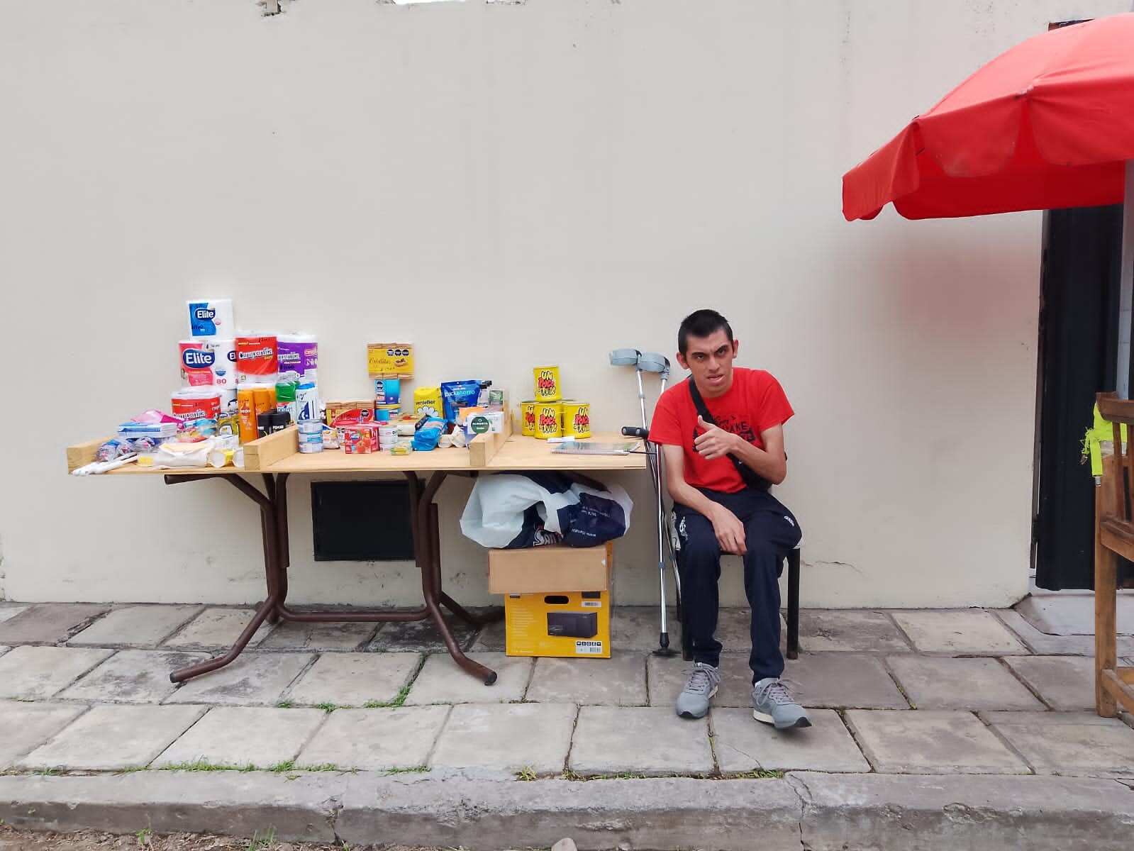 Santi.jpeg Santi tiene hidrocefalia, no conseguía trabajo y decidió emprender: «Para las personas con discapacidad es muy difícil conseguir trabajo»