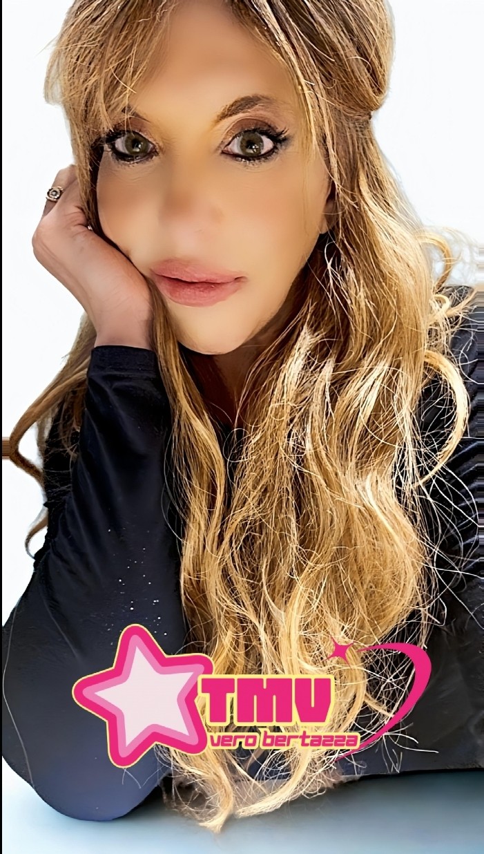 Screenshot_20250528_194436_Photo Editor.jpg QUIENES SOMOS?