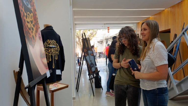 Berazategui: Muestra de Pintura Decorativa