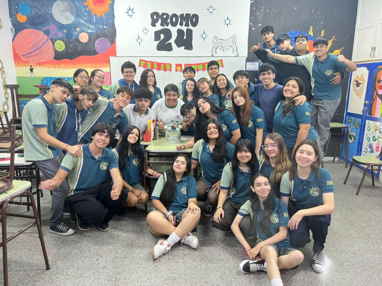 Servicios1.jpg Los chicos del Domingo Savio siguen dando cátedra: gran gesto de los estudiantes con su profesor