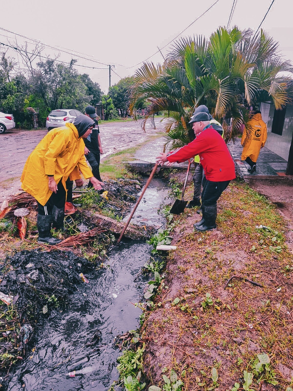 Servicios2.jpg Intenso accionar de la Municipalidad desde tempranas horas de la mañana para paliar efectos de la tormenta