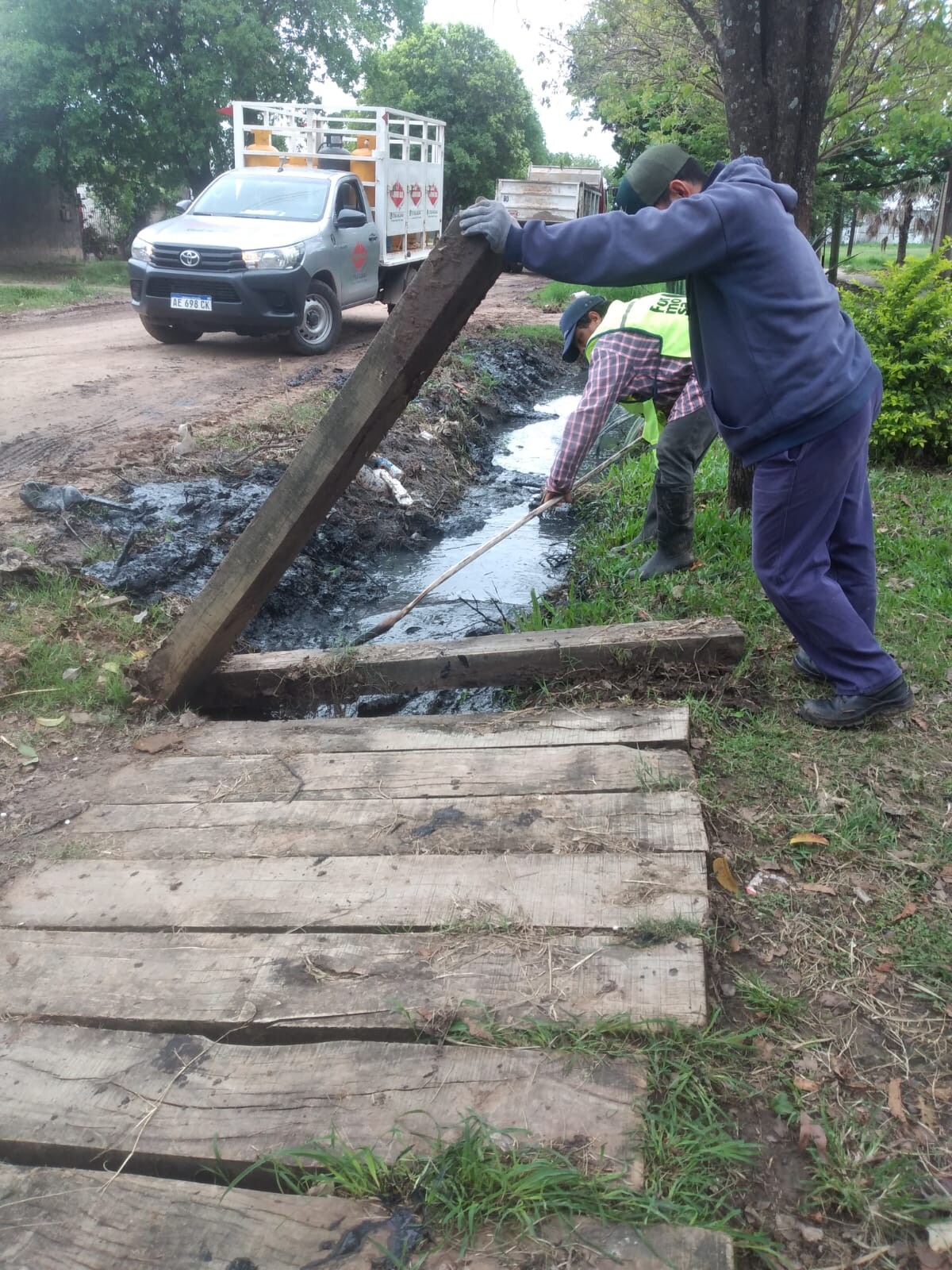 Servicios2.jpg El municipio priorizó el mantenimiento de desagües pluviales en barrio capitalinos