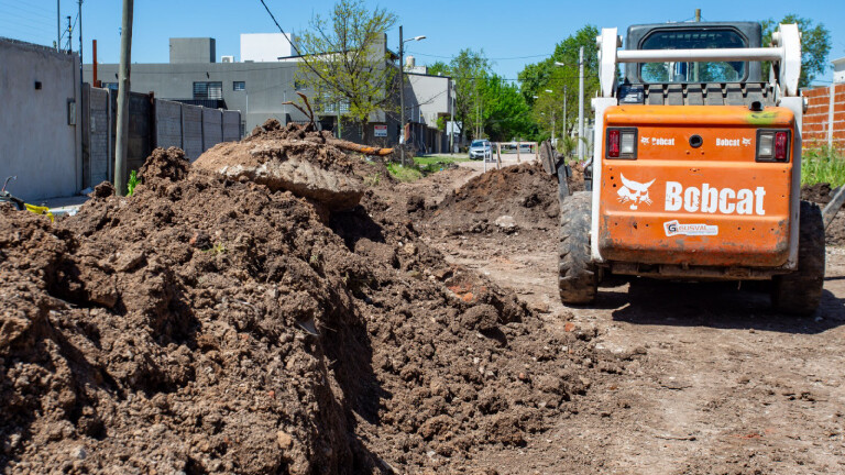 Berazategui: Siguen los trabajos para mejorar el servicio de cloacas en los barrios