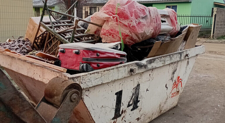El Intendente Walter Cortés refuerza la limpieza en los barrios con contenedores propios y cerca de 3.000 entregas