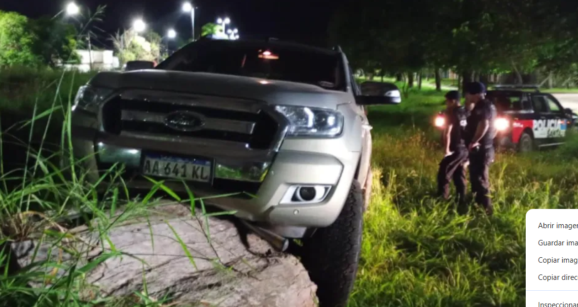 TAPON.png Un desquiciado conductor norteño, fue detenido en Santa Fe luego de una peligrosa persecución policial de 20 minutos, destrocó dos patrulleros.