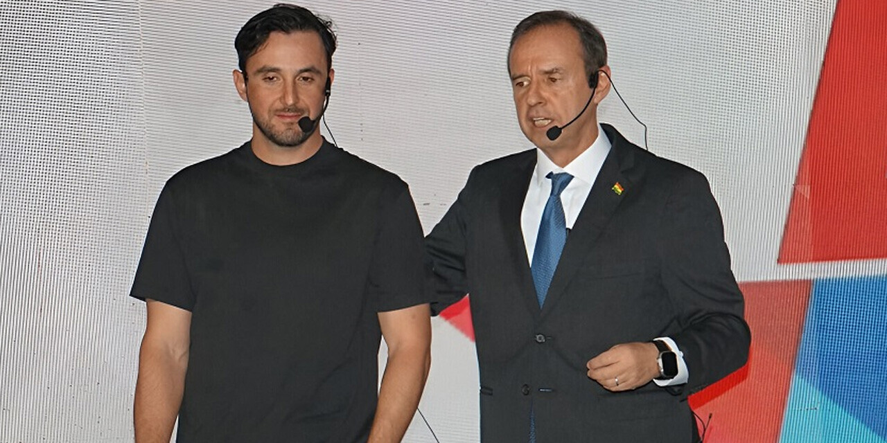 TUTO CON VELAZCO.jpg TUTO CON VELAZCO.jpg