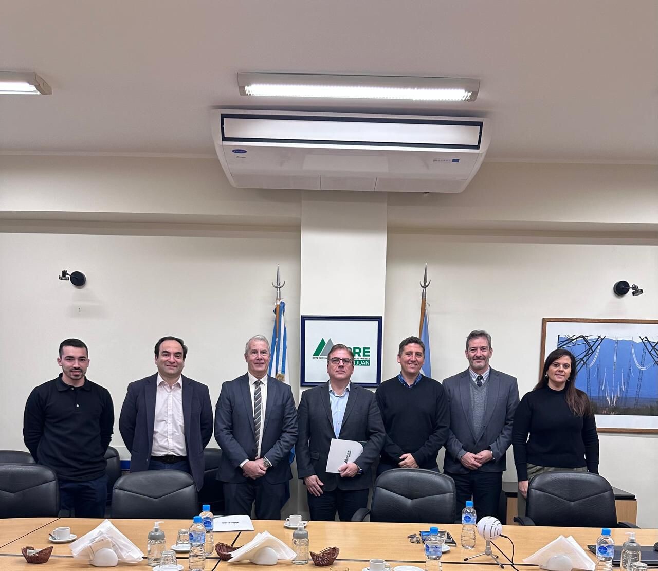 San Juan modernizará su red eléctrica con la instalación de 4.000 medidores inteligentes para el sector industrial