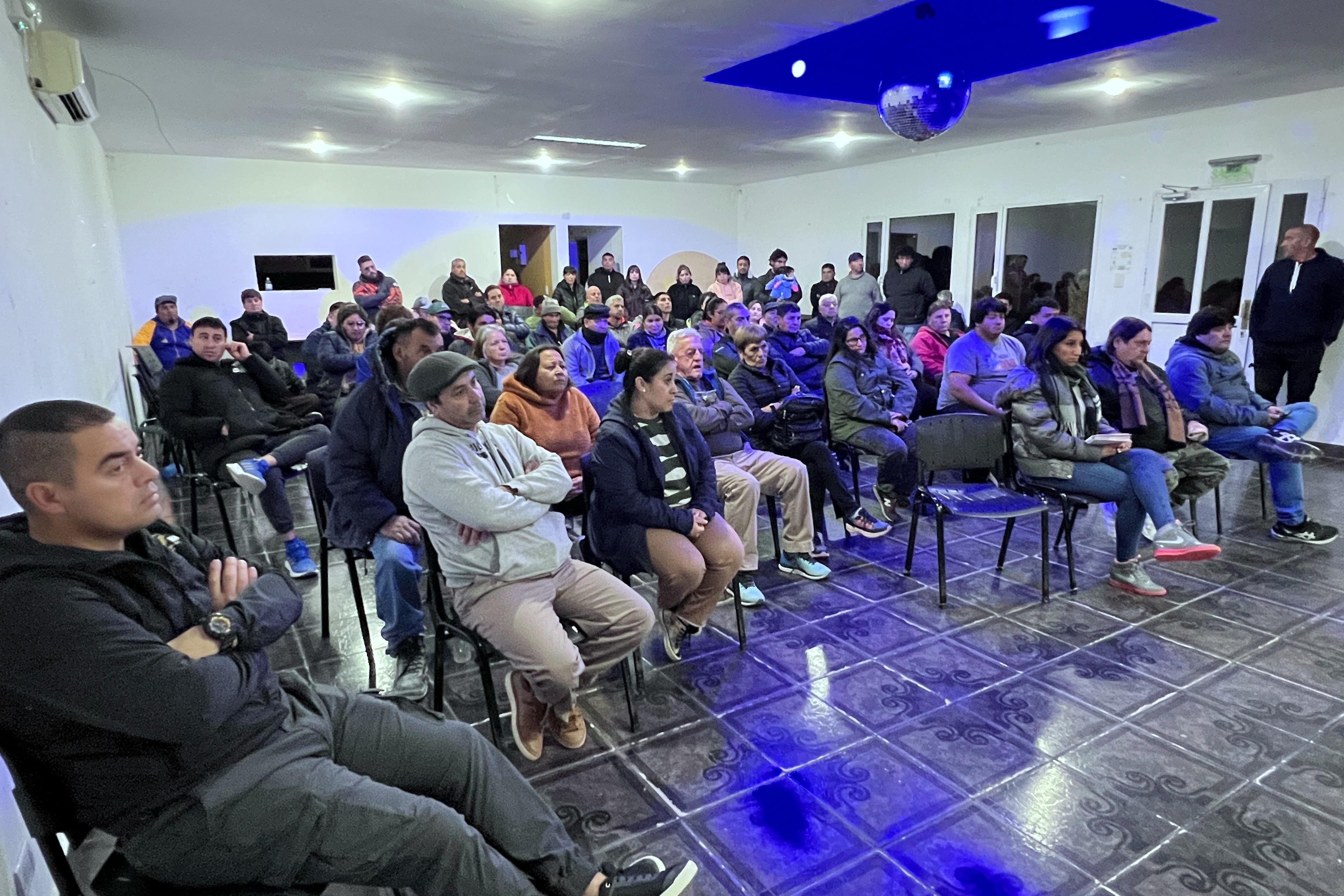 Municipio de Rawson se reunió con vecinos del ex IAC por obras de eléctricidad