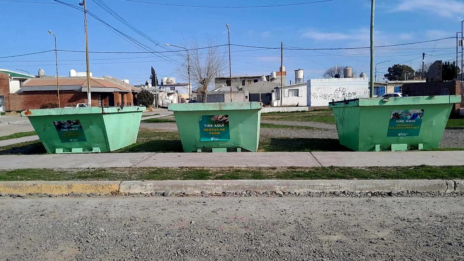 Los volquetes del programa municipal «ECO CAPITAL» continua en el área 12